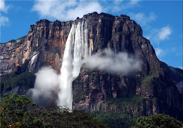 تصاویری زیبا از بلندترین آبشار جهان در ونزوئلا